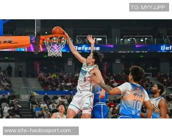 三大中锋占据全部出场机会杨瀚森再度未能上场三名双向球员却获得机会 三大中锋占据全部出场机会杨瀚森再度未能上场三名双向球员却获得机会