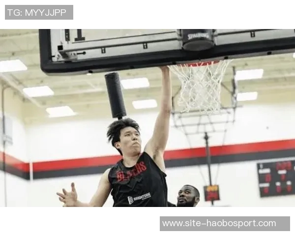 三大中锋占据全部出场机会杨瀚森再度未能上场三名双向球员却获得机会 三大中锋占据全部出场机会杨瀚森再度未能上场三名双向球员却获得机会