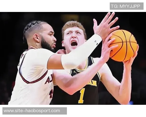 年轻球员表现出色沃尔夫27号秀16投8中砍下全队最高22分并贡献4篮板4助攻1盖帽