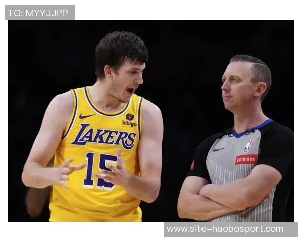 里夫斯闪耀湖人历史成就单场20次罚球新里程碑追平浓眉科比传奇